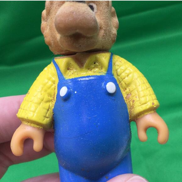 Berenstain Bears Toy Happy Meal Flocked Set of 4 with Wagon - Picture 8 of 15